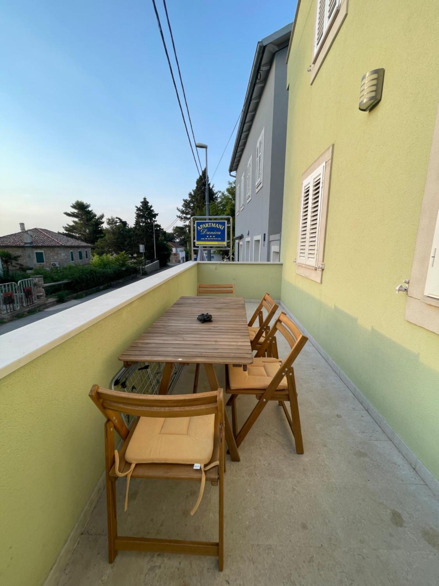 Apartmani Danica Nerezine Kültér fotó